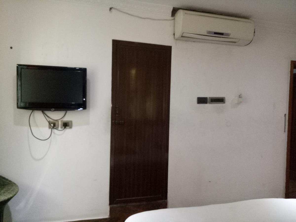 Grand International Hotel Erode Buitenkant foto